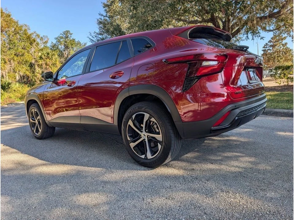 2025 Chevrolet Trax - Image 6 of 10