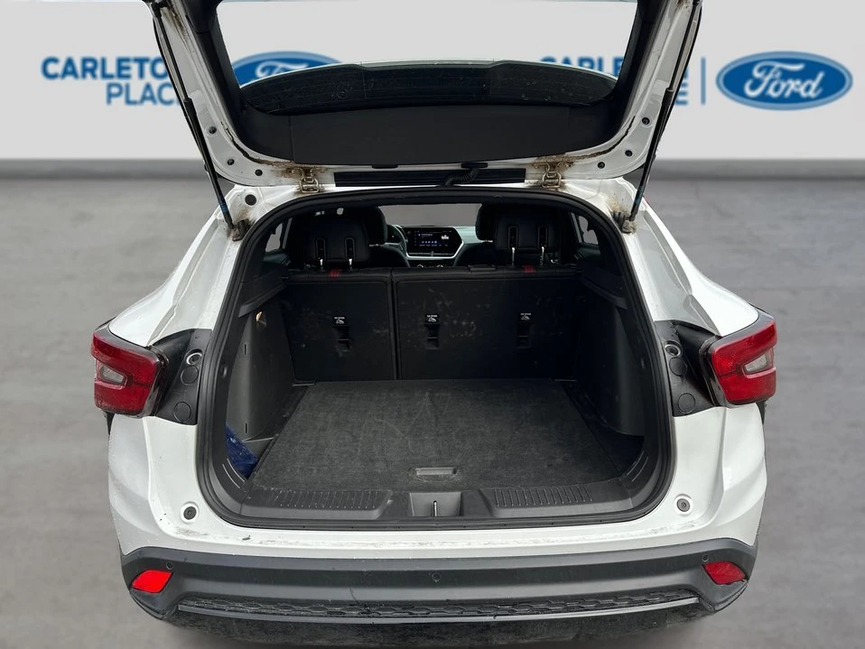 2025 Chevrolet Trax - Image 12 of 20