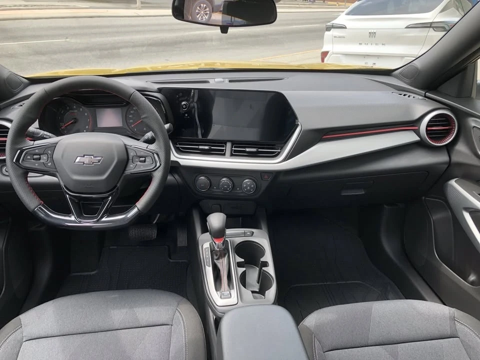 2025 Chevrolet Trax - Image 11 of 16