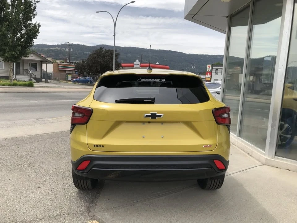 2025 Chevrolet Trax - Image 3 of 16
