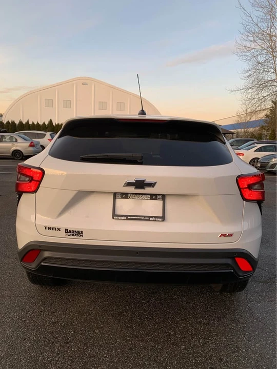 2025 Chevrolet Trax - Image 2 of 12