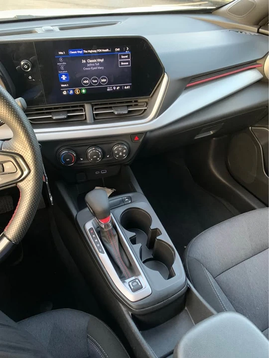 2025 Chevrolet Trax - Image 7 of 12
