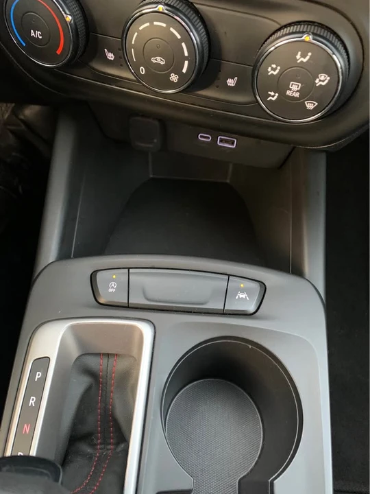 2025 Chevrolet Trax - Image 8 of 12