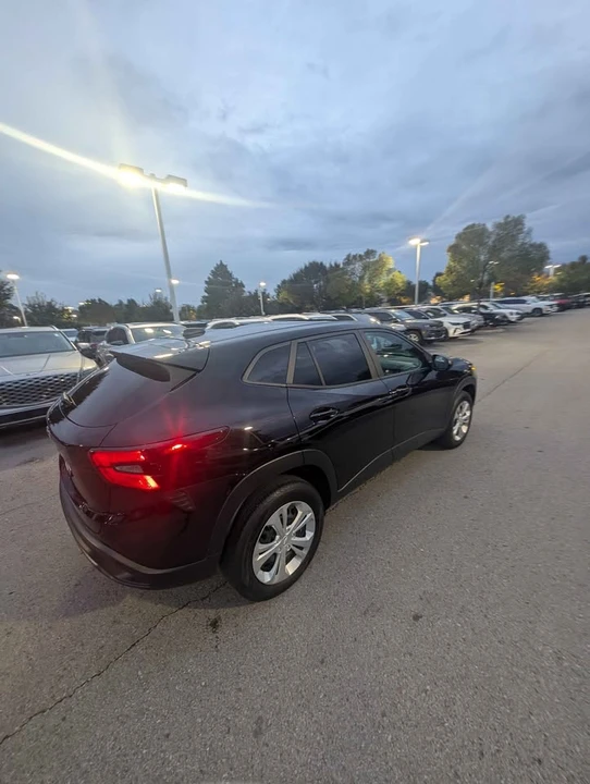 2025 Chevrolet Trax - Image 6 of 14
