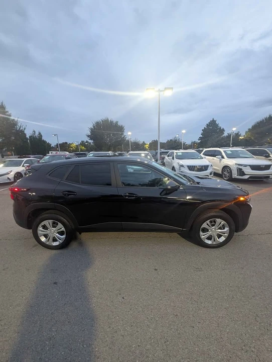 2025 Chevrolet Trax - Image 5 of 14