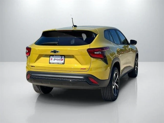 2025 Chevrolet Trax - Image 3 of 20