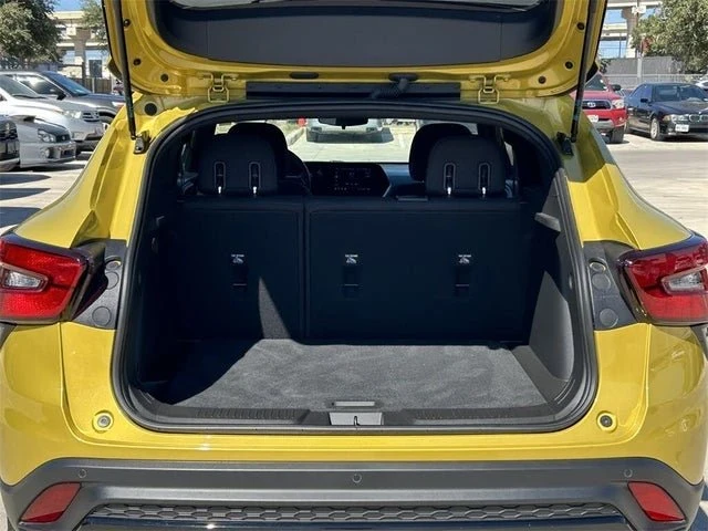 2025 Chevrolet Trax - Image 12 of 20