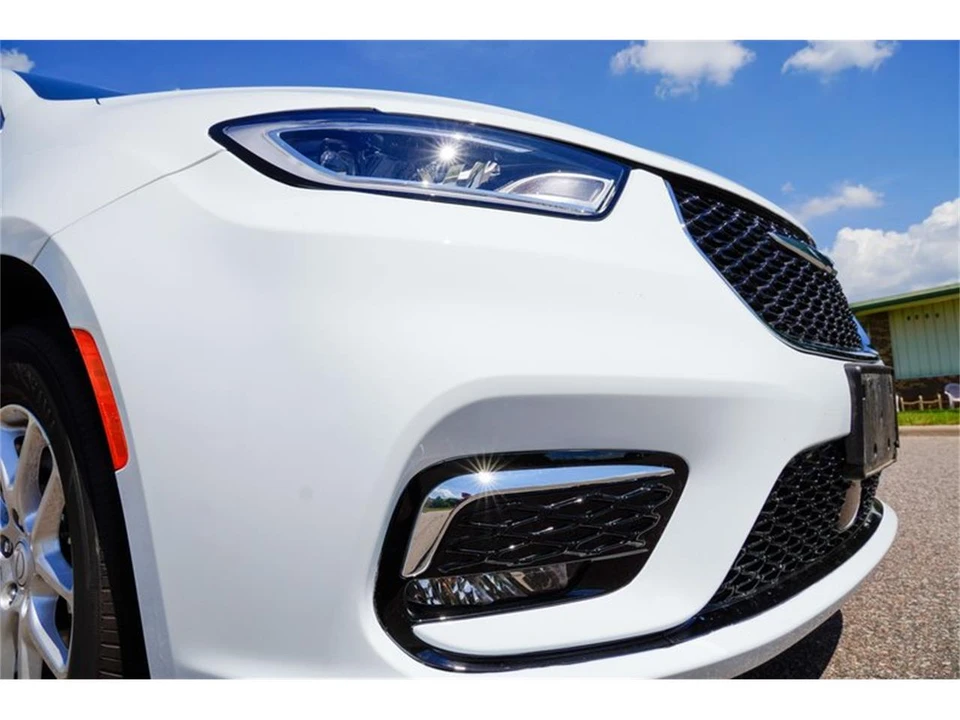 2025 Chrysler - Image 20 of 31