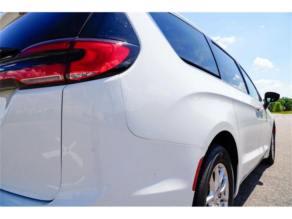2025 Chrysler - Image 26 of 31