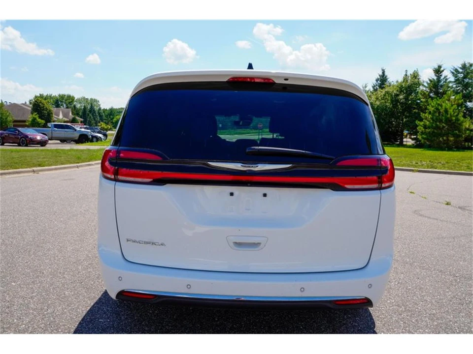 2025 Chrysler - Image 4 of 31