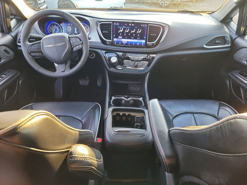 2025 Chrysler - Image 14 of 21