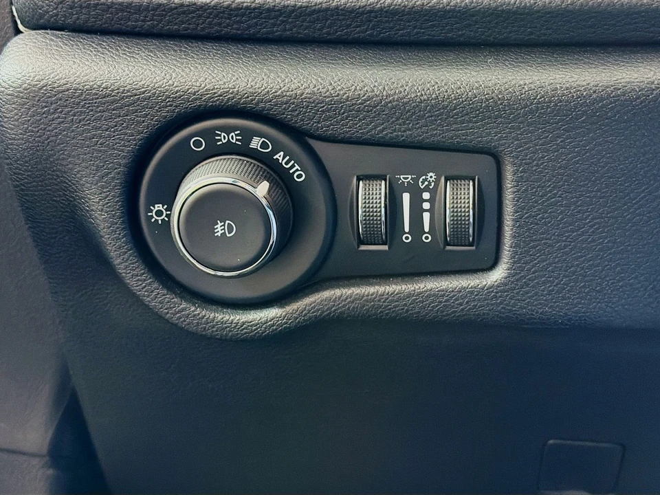 2025 Chrysler - Image 12 of 21