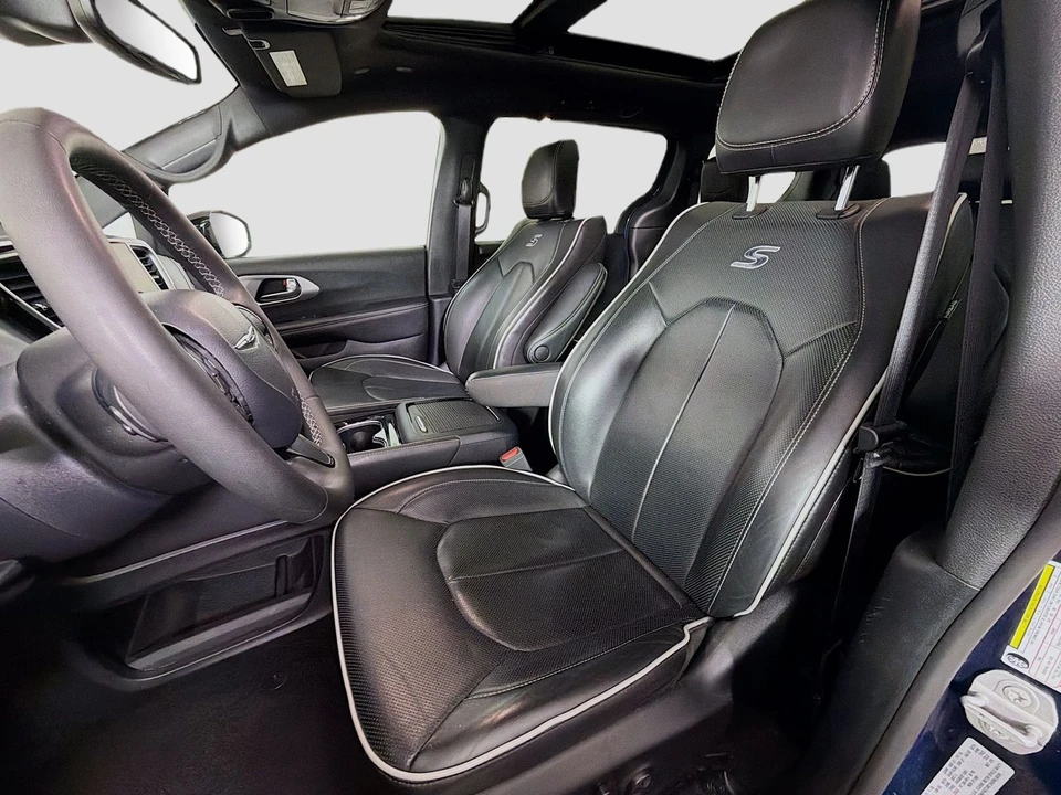 2025 Chrysler - Image 13 of 21