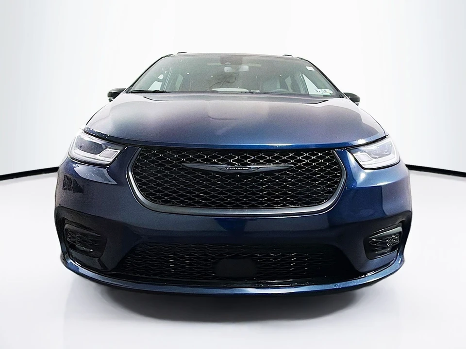 2025 Chrysler - Image 2 of 21