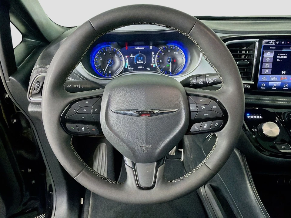 2025 Chrysler - Image 14 of 21