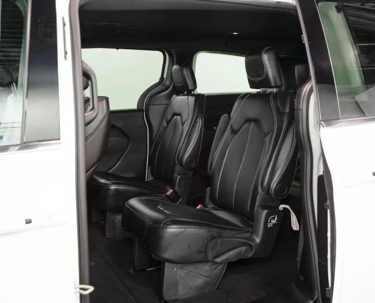 2025 Chrysler - Image 8 of 12