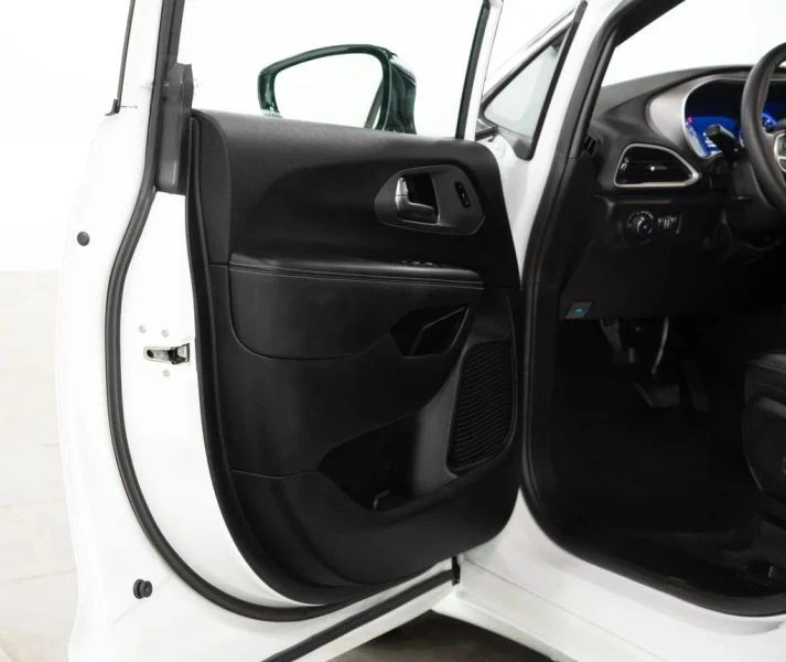 2025 Chrysler - Image 6 of 12