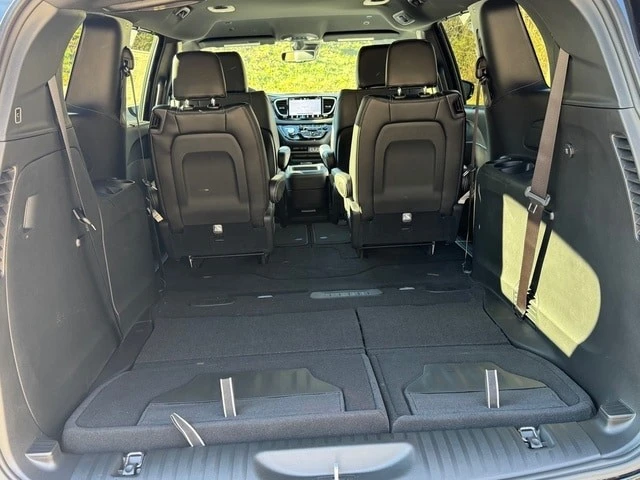 2025 Chrysler - Image 19 of 21