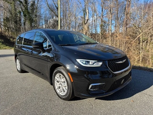 2025 Chrysler - Image 4 of 21