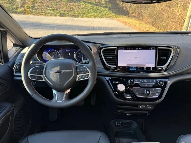 2025 Chrysler - Image 10 of 12