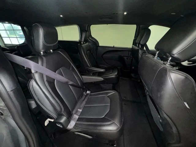 2025 Chrysler - Image 16 of 21