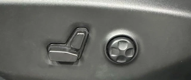 2025 Chrysler - Image 26 of 30
