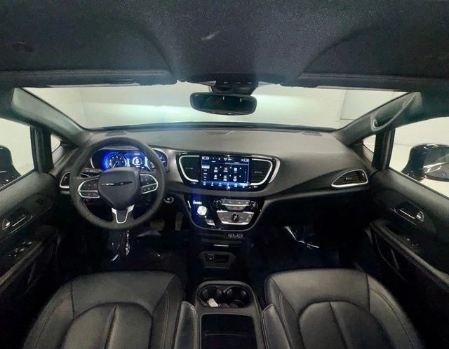 2025 Chrysler - Image 19 of 21