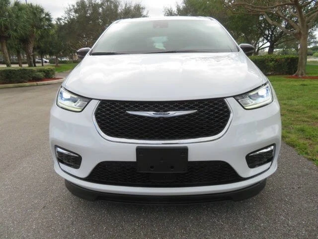 2025 Chrysler - Image 10 of 21
