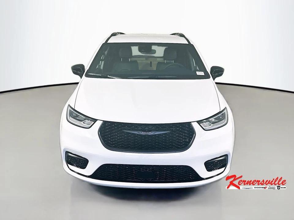 2025 Chrysler - Image 2 of 12