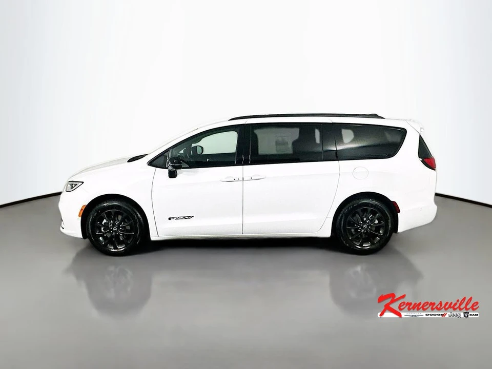 2025 Chrysler - Image 4 of 12