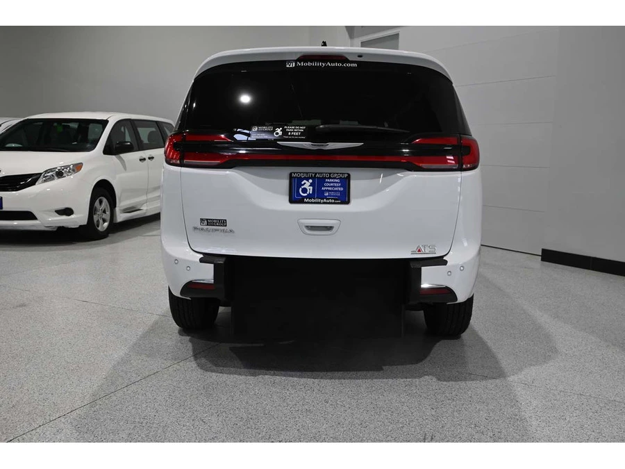 2025 Chrysler - Image 7 of 12
