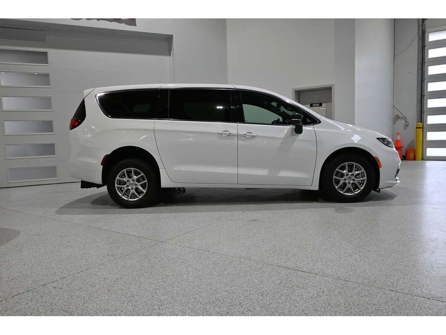 2025 Chrysler - Image 9 of 12
