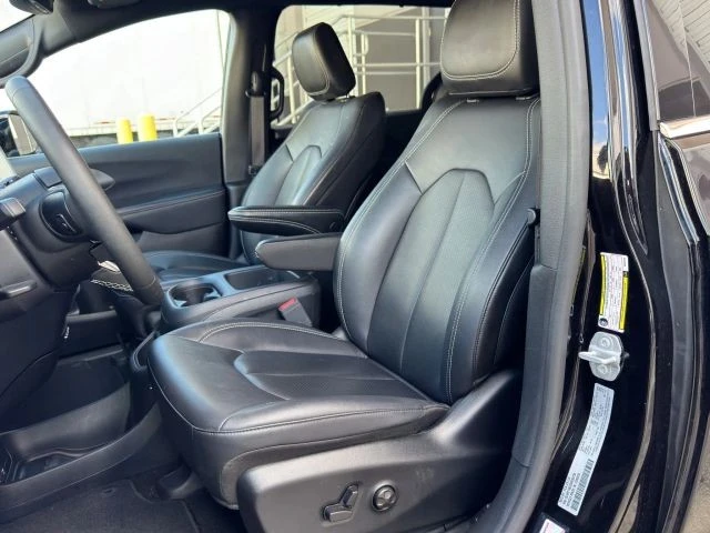 2025 Chrysler - Image 9 of 21