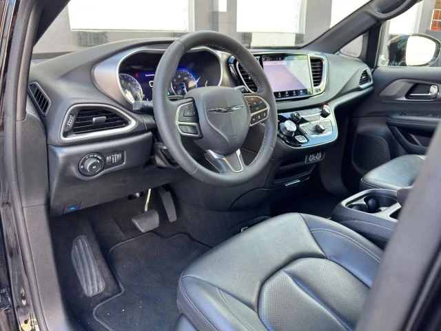 2025 Chrysler - Image 8 of 21