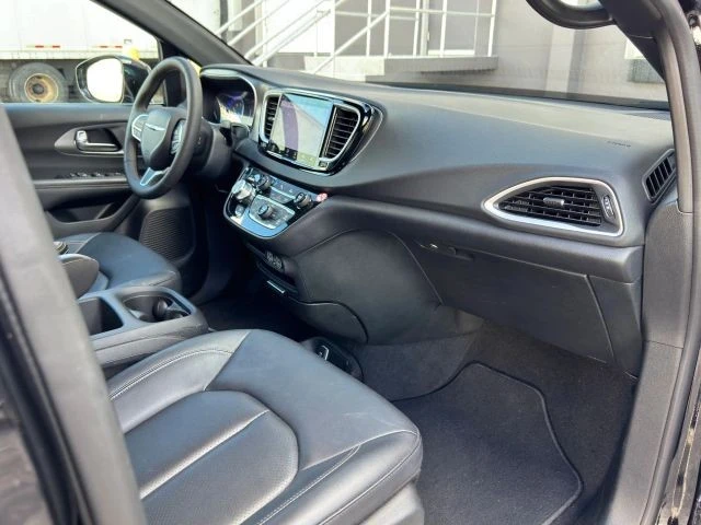 2025 Chrysler - Image 13 of 21
