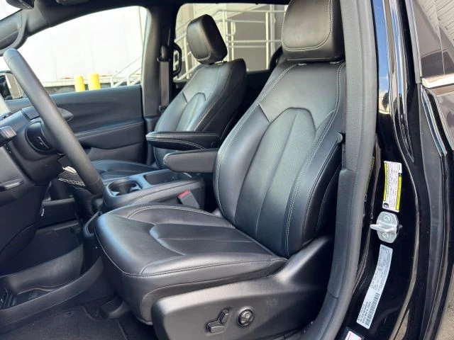 2025 Chrysler - Image 11 of 12