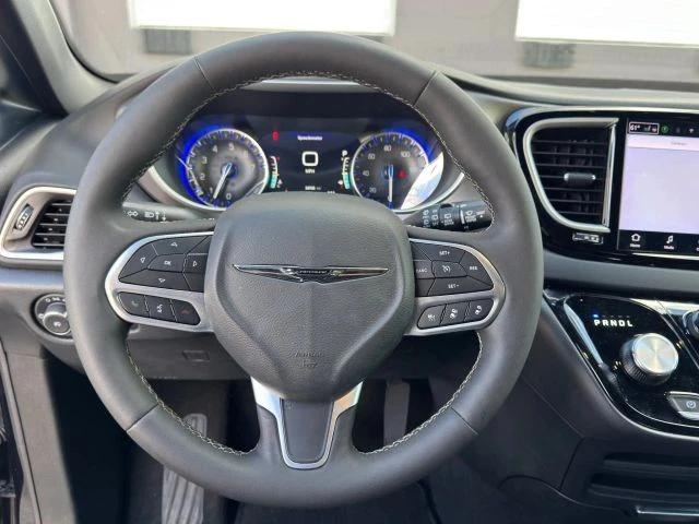 2025 Chrysler - Image 14 of 21