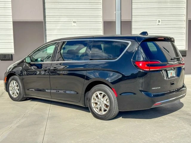 2025 Chrysler - Image 4 of 21