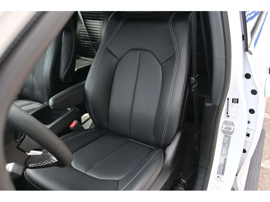 2025 Chrysler - Image 14 of 21
