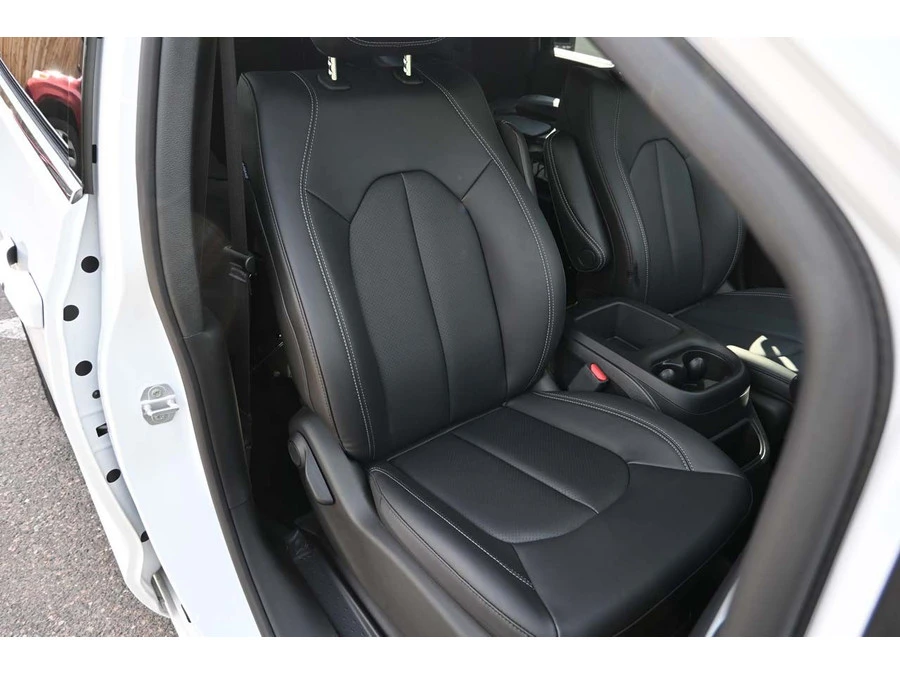 2025 Chrysler - Image 15 of 21