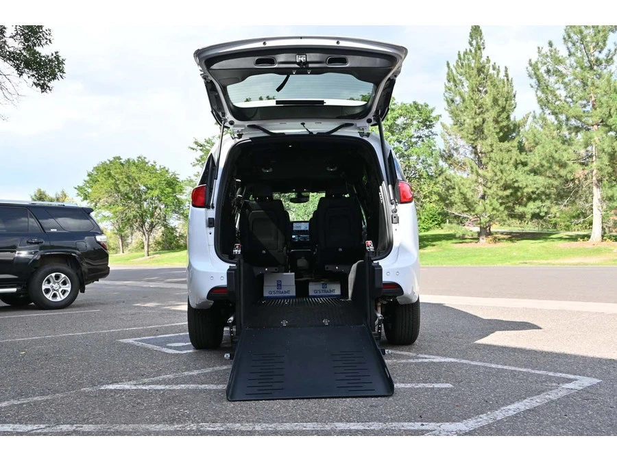 2025 Chrysler - Image 17 of 21