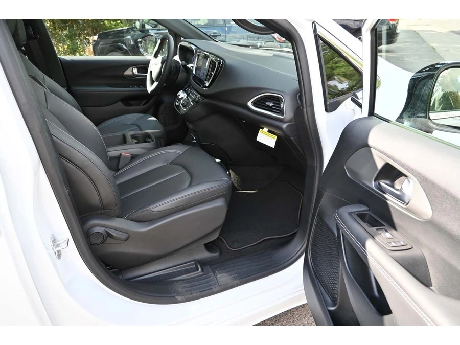 2025 Chrysler - Image 14 of 21