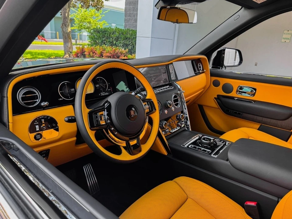 2025 Rolls-Royce Cullinan - Image 2 of 4