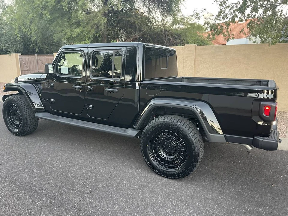 2025 Jeep JT Gladiator - Image 3 of 20