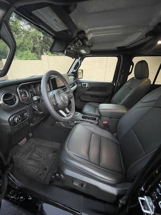 2025 Jeep JT Gladiator - Image 12 of 20