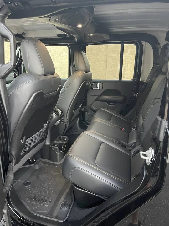 2025 Jeep JT Gladiator - Image 14 of 20