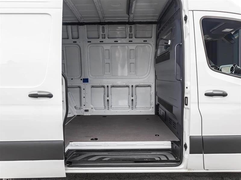 2025 Mercedes-Benz VS30 Sprinter - Image 4 of 6