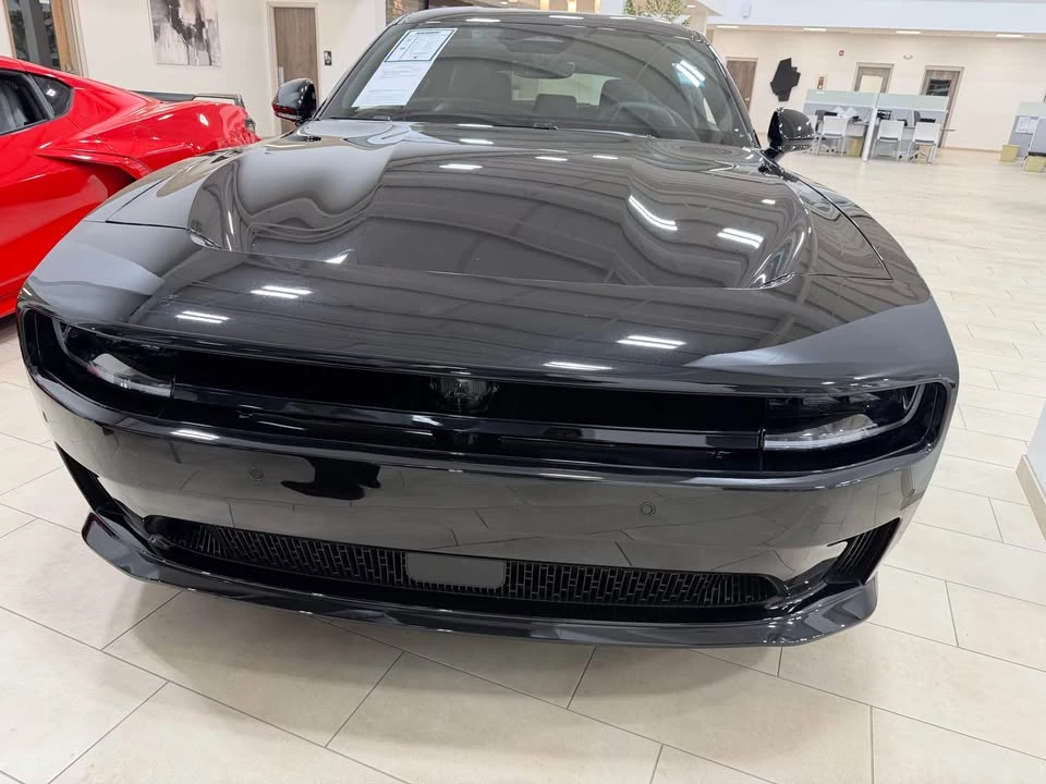 2025 Dodge Challenger - Image 2 of 3