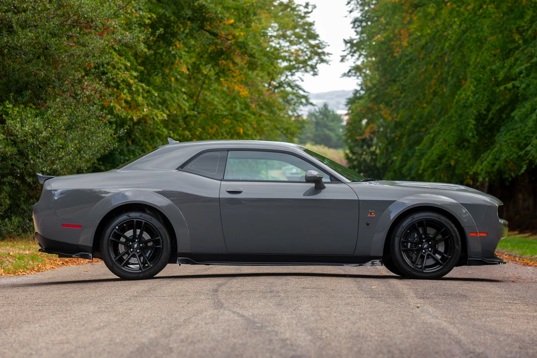 2025 Dodge Challenger - Image 4 of 31