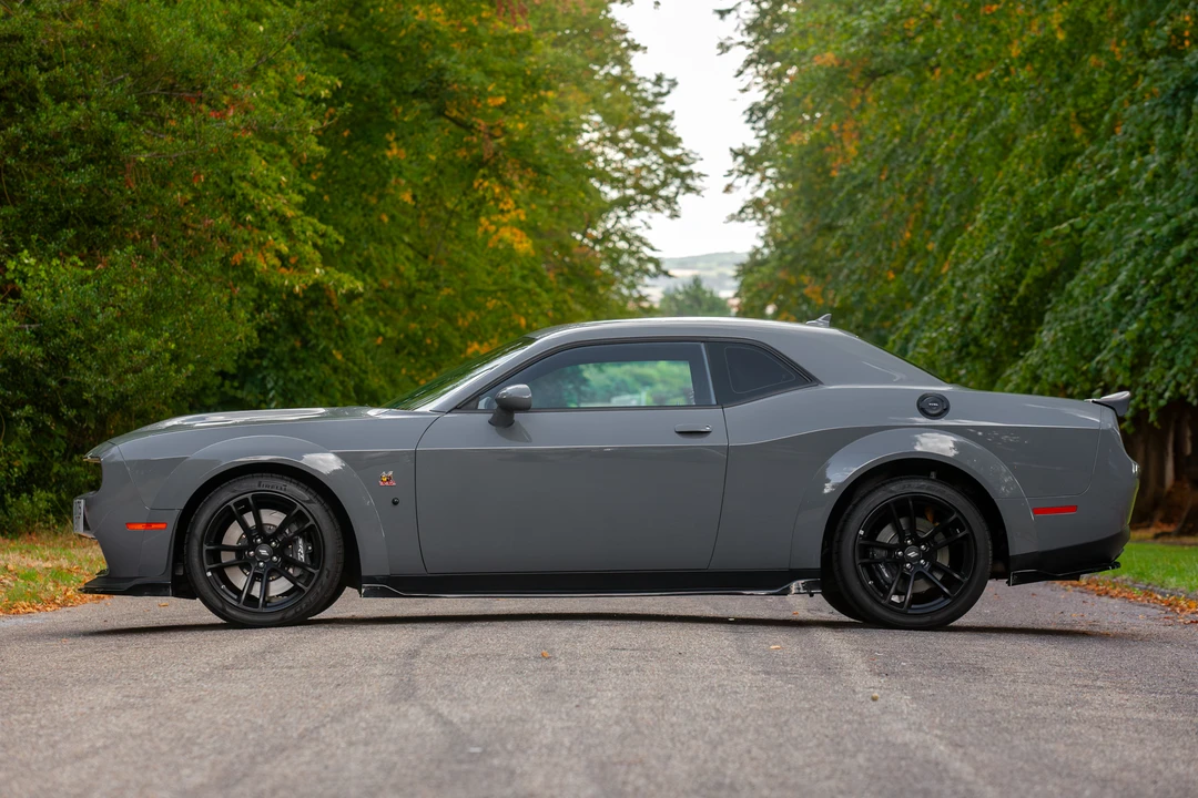 2025 Dodge Challenger - Image 8 of 31